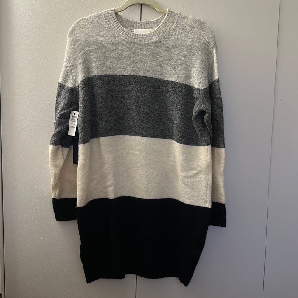 Aritzia,Wilfred free, color block,oversized sweater/sweater dress.Tags attached.